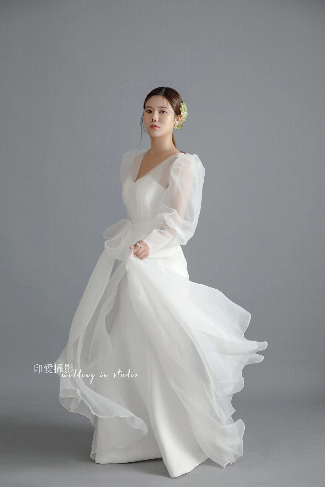 韩式婚纱照中的婚纱选择 打造浪漫优雅的经典风格